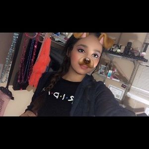 Meet your Posher, Alondra